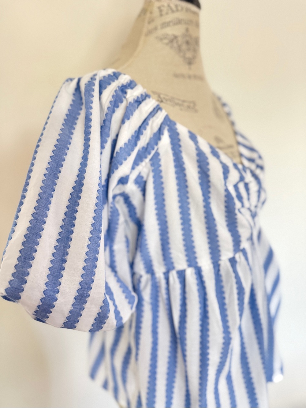 Vineyard Vines Blue and White Striped Puff-Sleeve Peplum Blouse - Picture 2 of 9